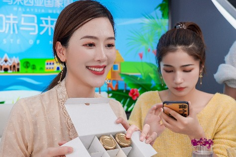 A Taobao livestream host sales by Alibaba