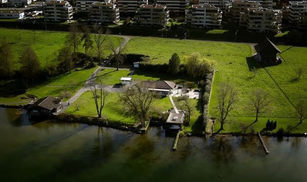 Seevilla im Schwyzer Nichtbau-Gebiet sorgt für Empörung: Reiche bauen, wo sie wollen, während der Rest sich an strenge Regeln halten muss