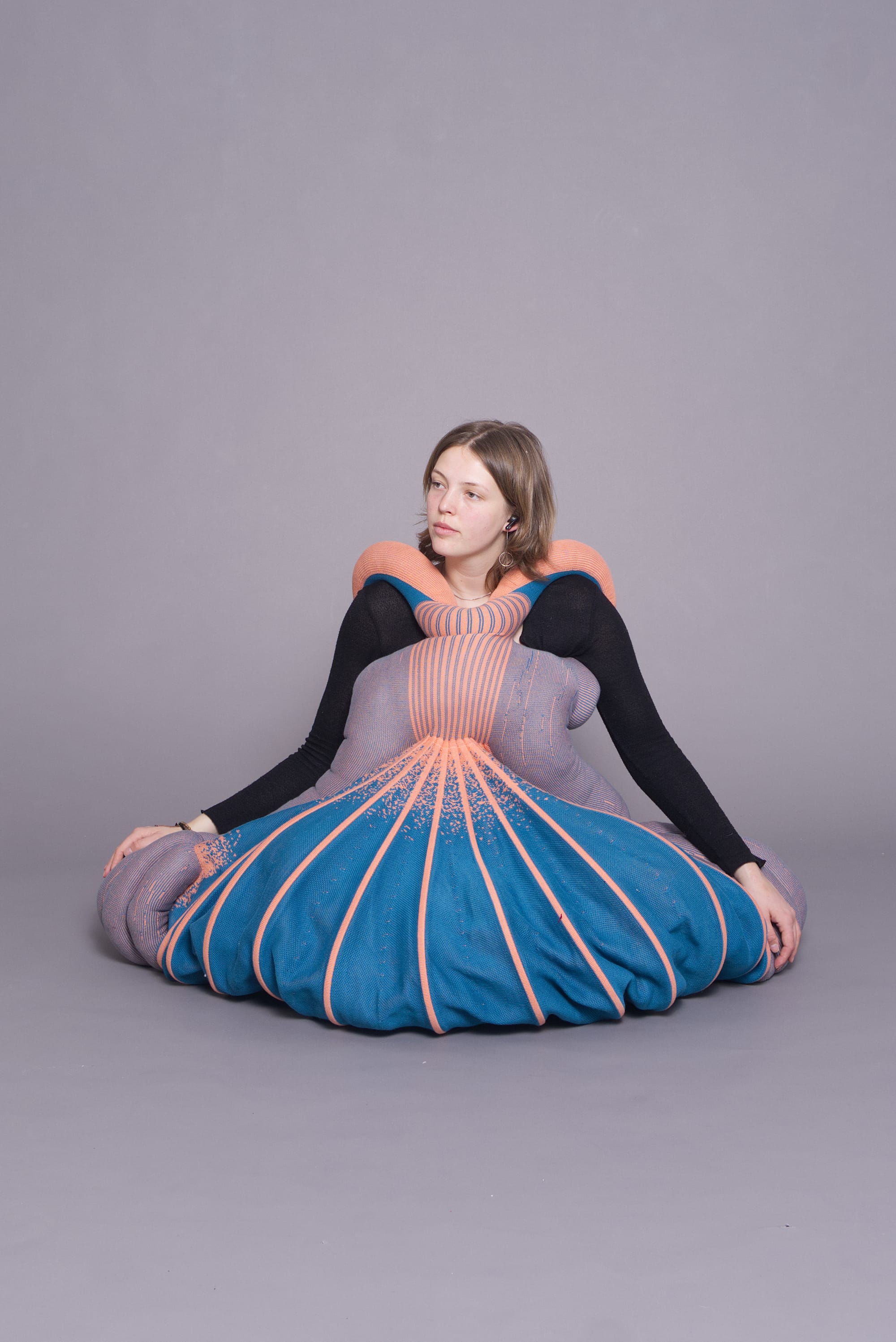 Noulis by Luna Haverkorn. Photography by Luna Haverkorn. Multiuse, interactive knitted furniture design.