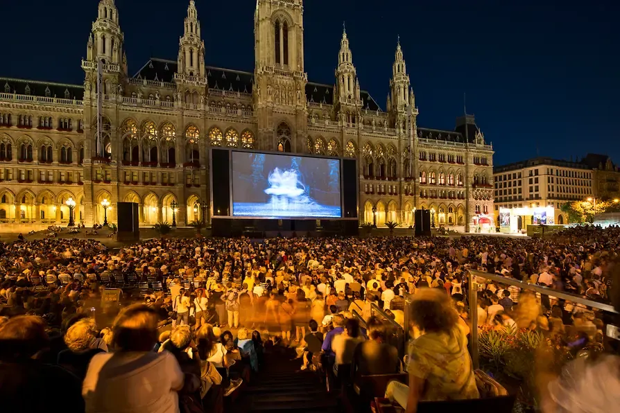 Glanz-Stücke Bilderbuchkino zu Gast beim Filmfestival am Wiener Rathausplatz