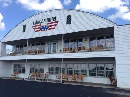 Hangar Hotel