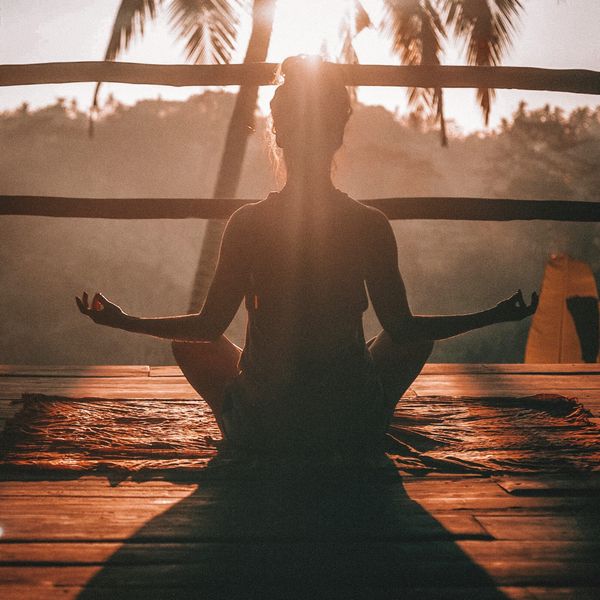 🧘‍♀️✨ Your Inner Glow: The Transformative Power of Kundalini Yoga