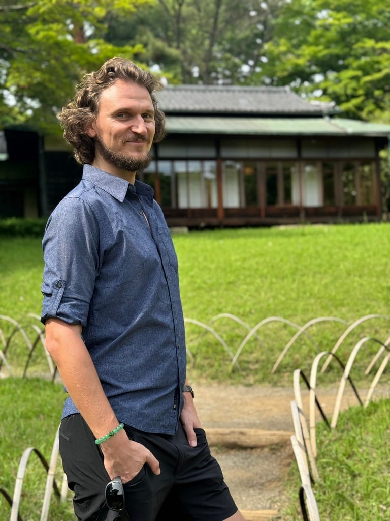 Walking with Piotrek vlog and a regular podcasting