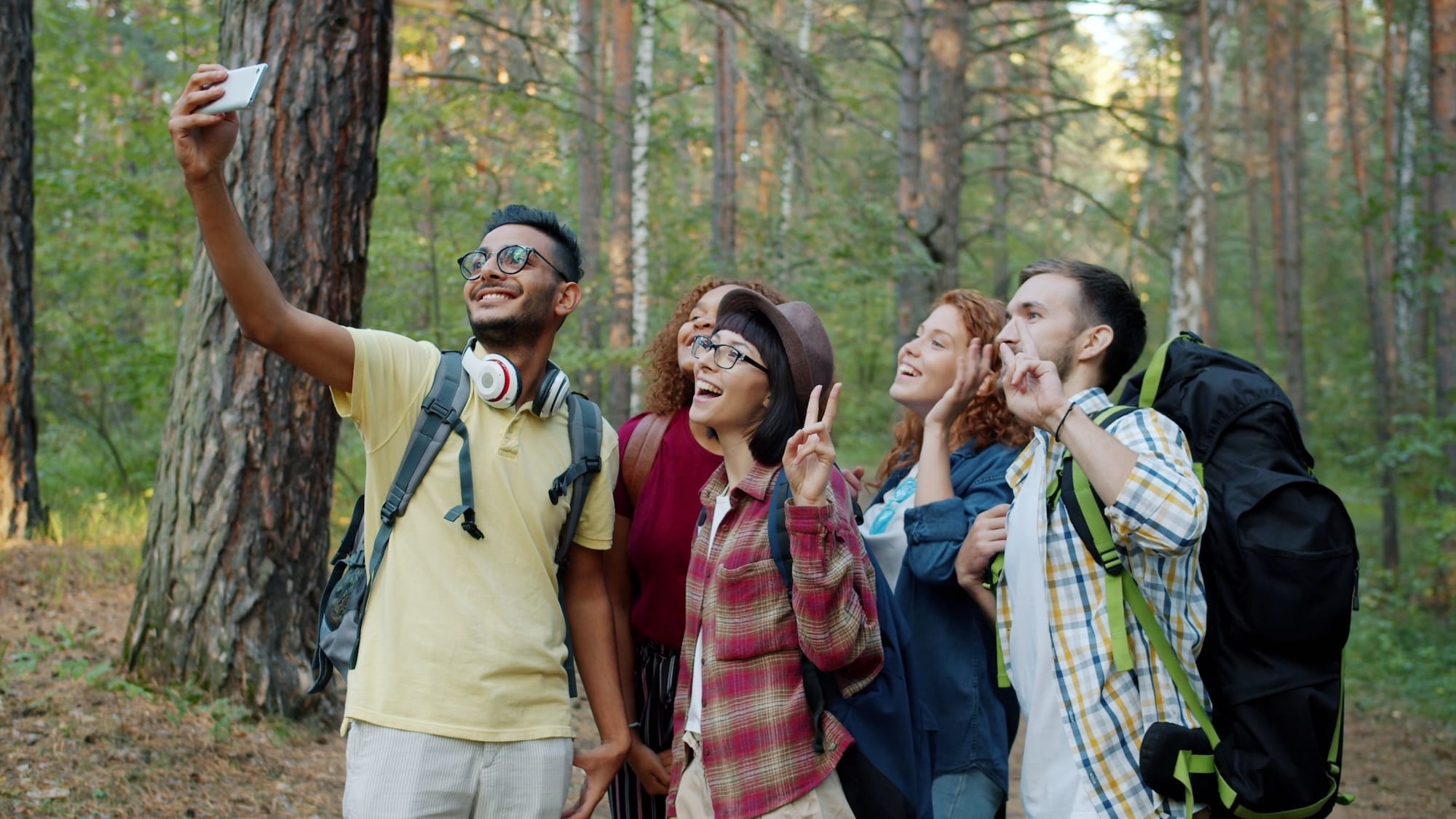 Regular check-ins keep nomad friendships
