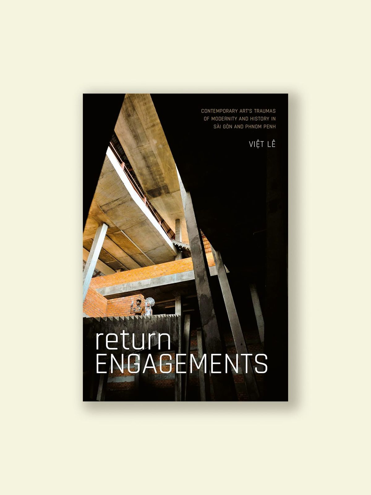 Book Review: Việt Lê: Return Engagements