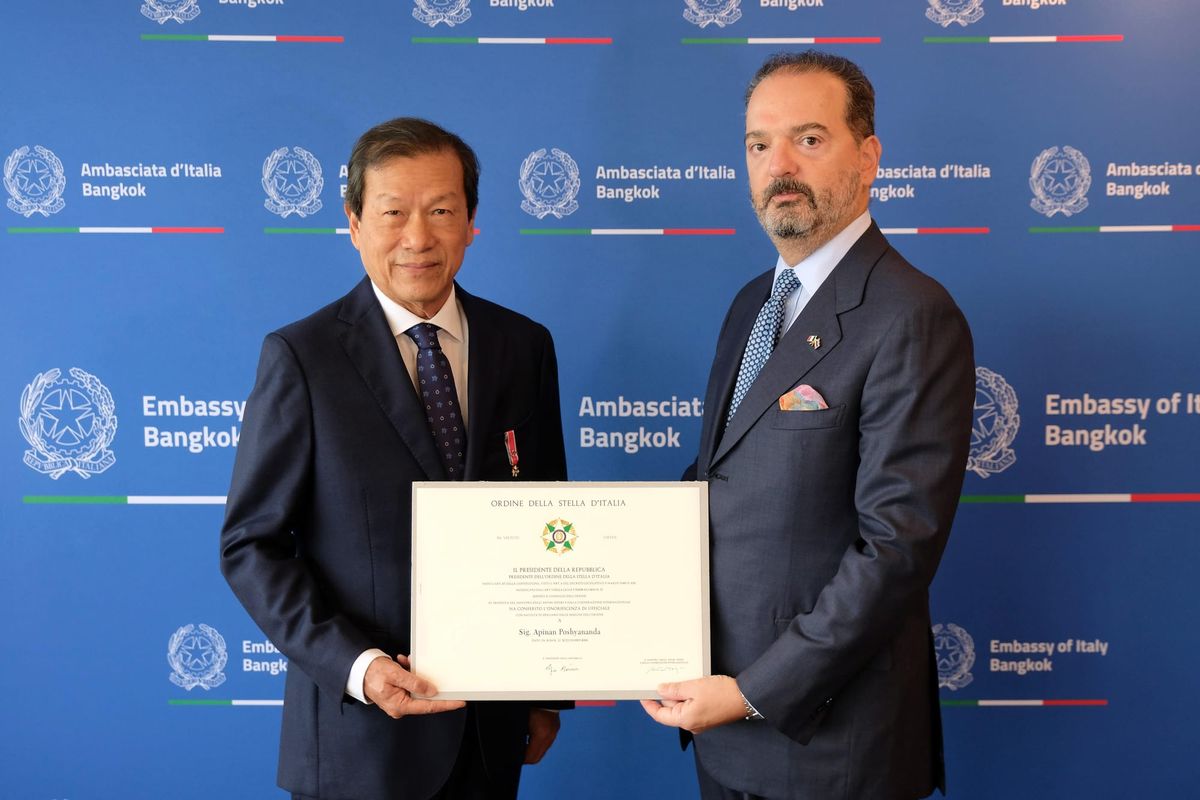 Apinan Poshyananda Receives Prestigious Italian Award