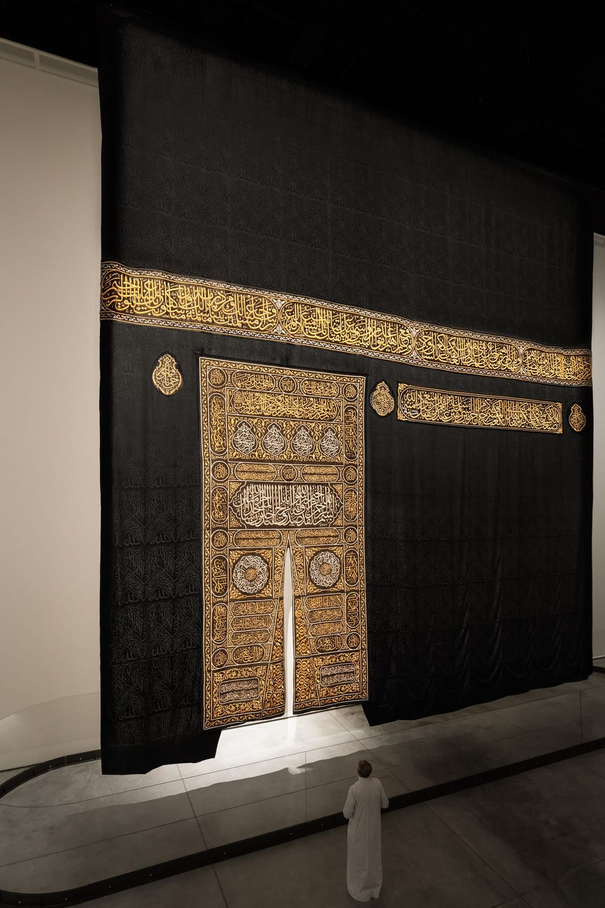 Jeddah: Islamic Arts Biennale 2025: “And All That Is In Between”