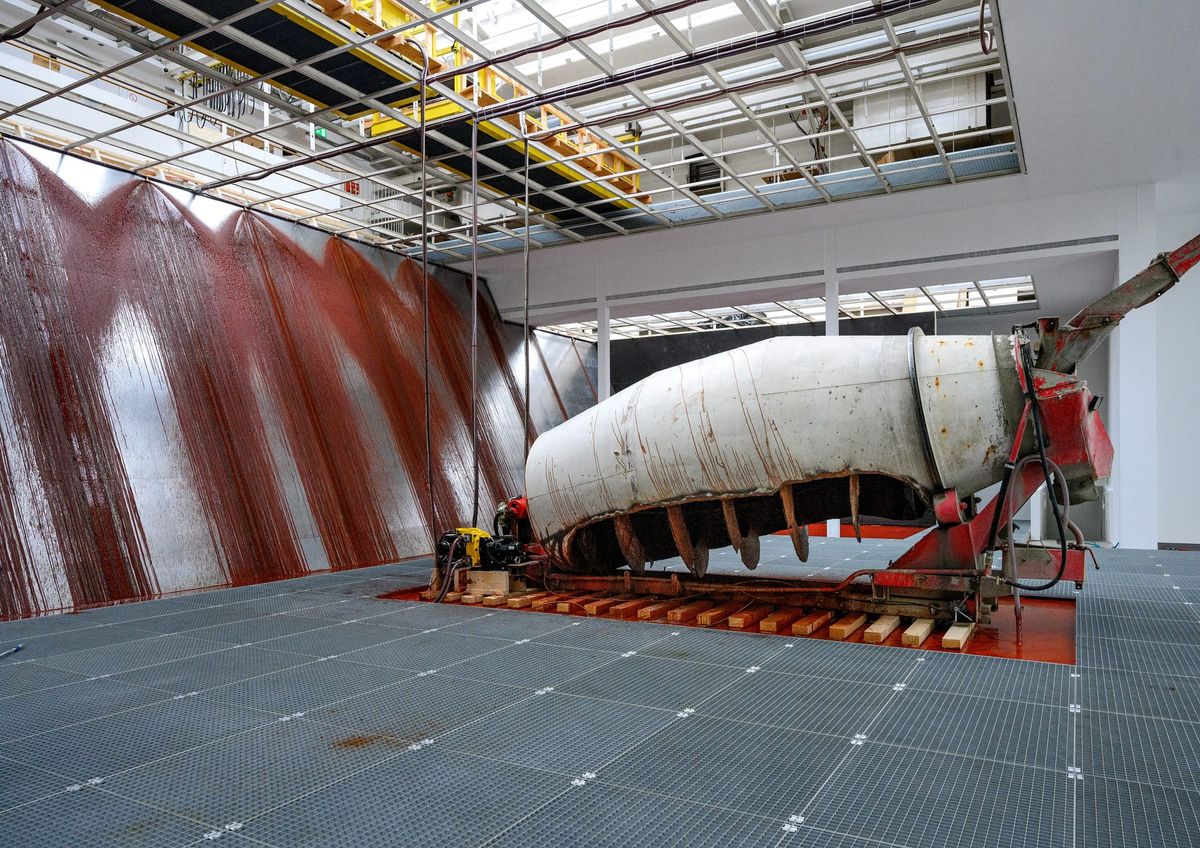 The Spectacle of Failure: Mire Lee’s “The Heart of My Machine is Golden Lead”