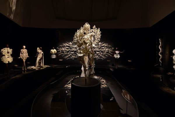 Iris van Herpen’s “Sculpting the Senses”