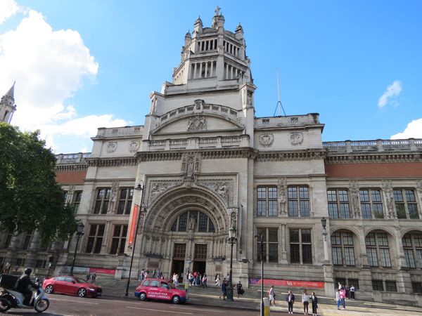 V&A’s Former Academic Head Resigned Due to Racist Behavior from Museum Staff