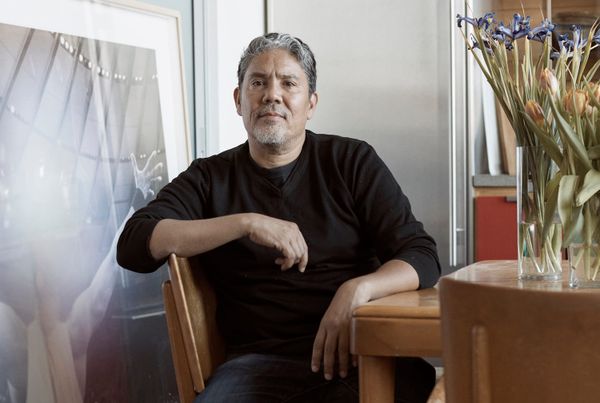 The Choreopolitics of Looking: Interview with Paul Pfeiffer