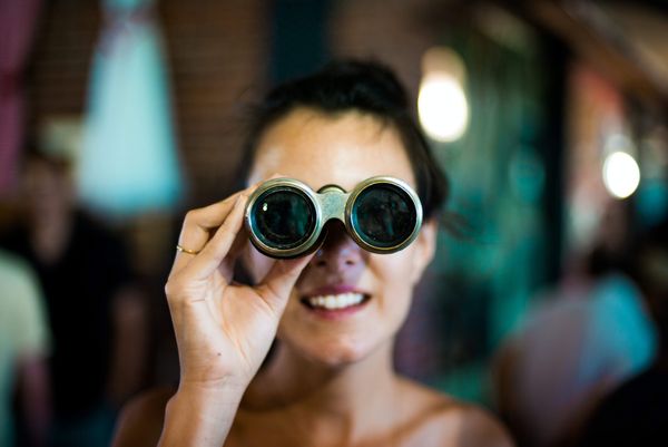 5 non-negotiable traits to find when  hiring a community manager