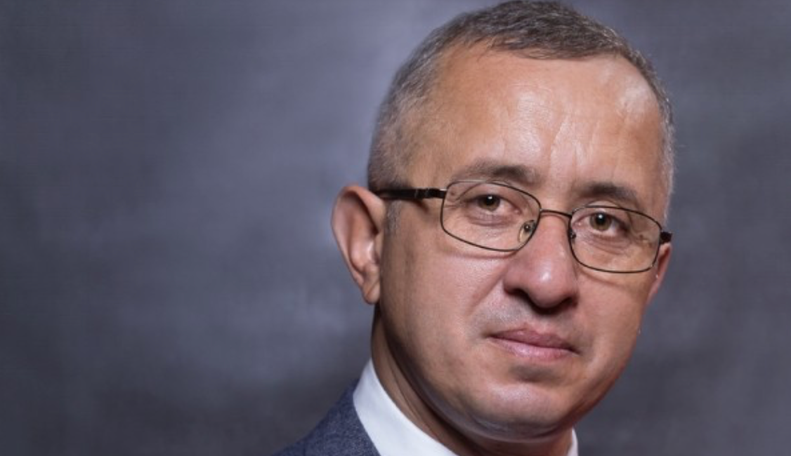 Rectorul Academiei SRI, Adrian Ivan, halește 6000 de euro pe lună din salarii supte de la două țâțe universitare, caz unic în România
