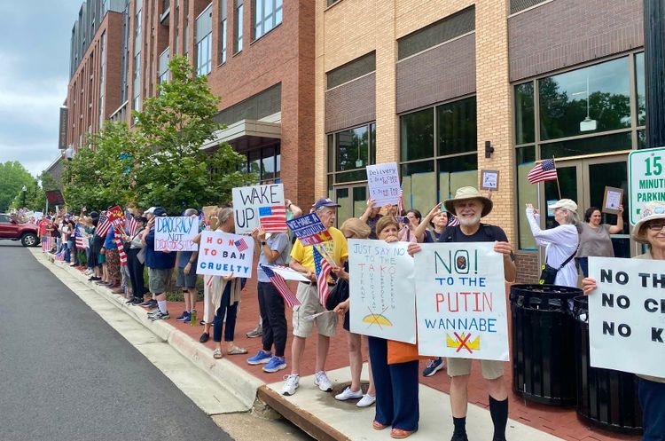 Major Turnout for June 14 ‘No Kings Day Rally’ in City of Falls Church
