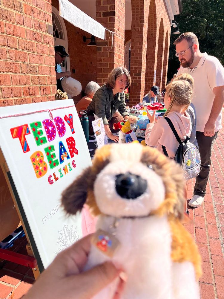 F.C. Bulletin: Foodie Trek II; New Mahjong Biz.; City to Laud 'Culture of Repair;' Paragon's G-Parents' Day