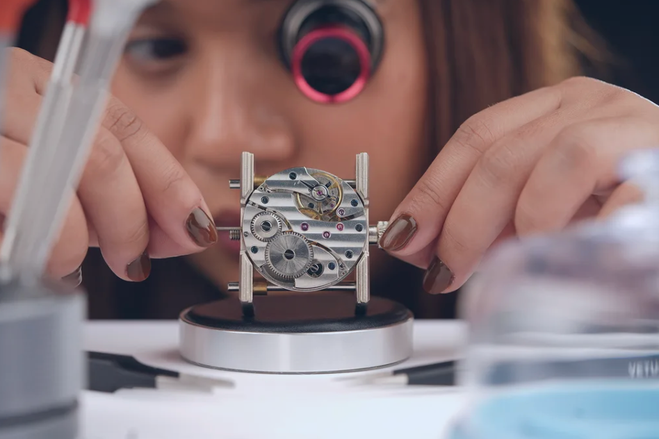 Why the Watch Industry's Decline is Misunderstood by Investors and Brand Managers