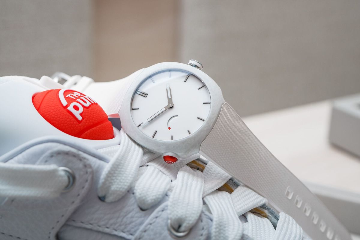 Reebok x H. Moser & Cie Streamliner Pump Watch: Nostalgic Mechanical Innovation