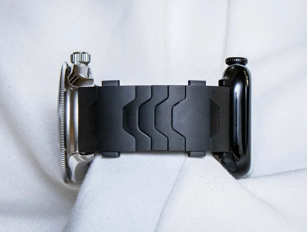 Smartlet One Watch Bracelet: The Solution to Double-Wristing?