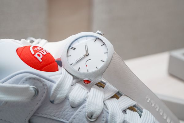 Reebok x H. Moser & Cie Streamliner Pump Watch: Nostalgic Mechanical Innovation