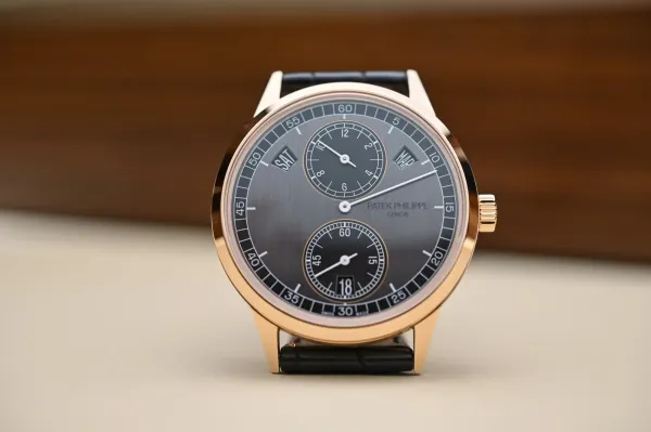 The ABCs of Time: Alternatives to Central Hands to Break Conventions