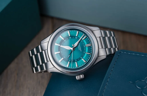 Beaucroft Contour GMT Review: The Best Microbrand Case?