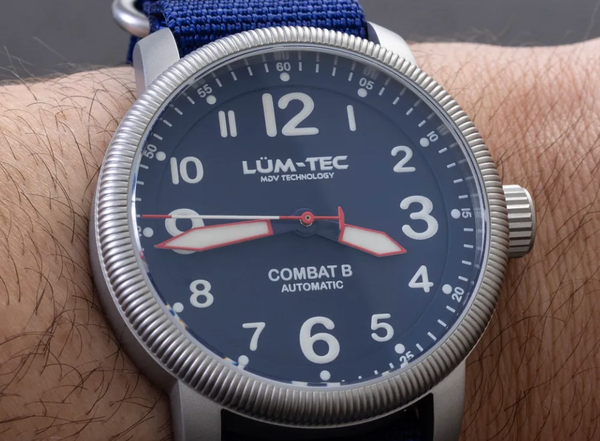 LUM-TEC Combat B70 Automatic – Red, White & Blue American Sports Flight Watch Review