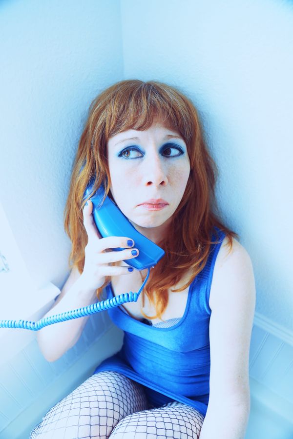 Beth Lee Keeps It Honest, Catchy, and a Little Unexpected