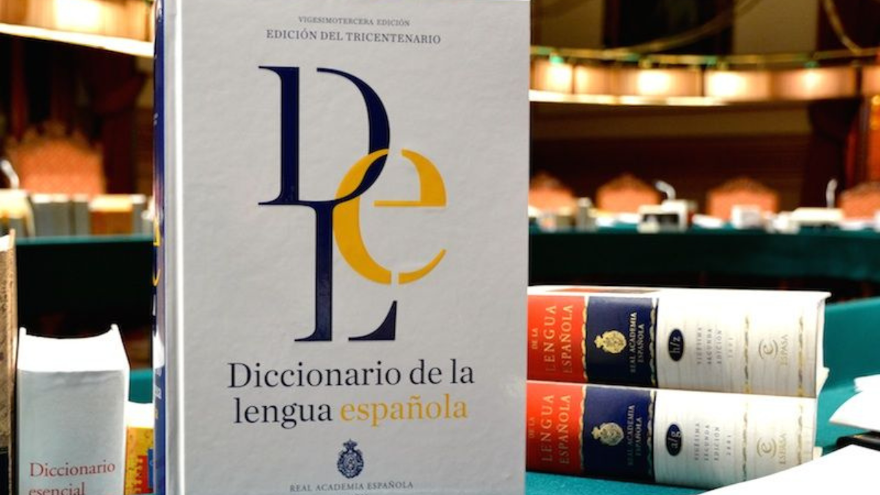 no binario aprobado por la rae