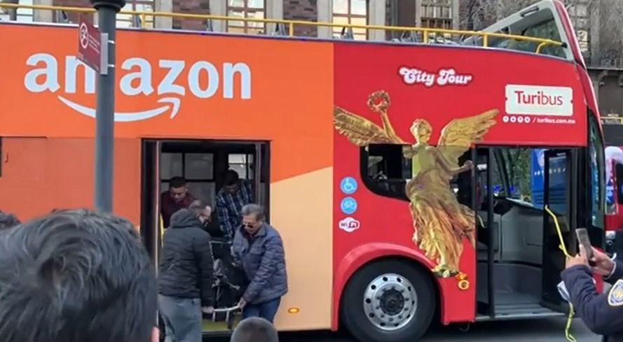 Mujer pierde la vida dentro de Turibus en la CDMX