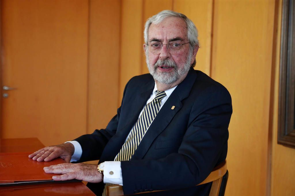 Afirma rector de la UNAM que no pueden retirar título a Yasmín Esquivel