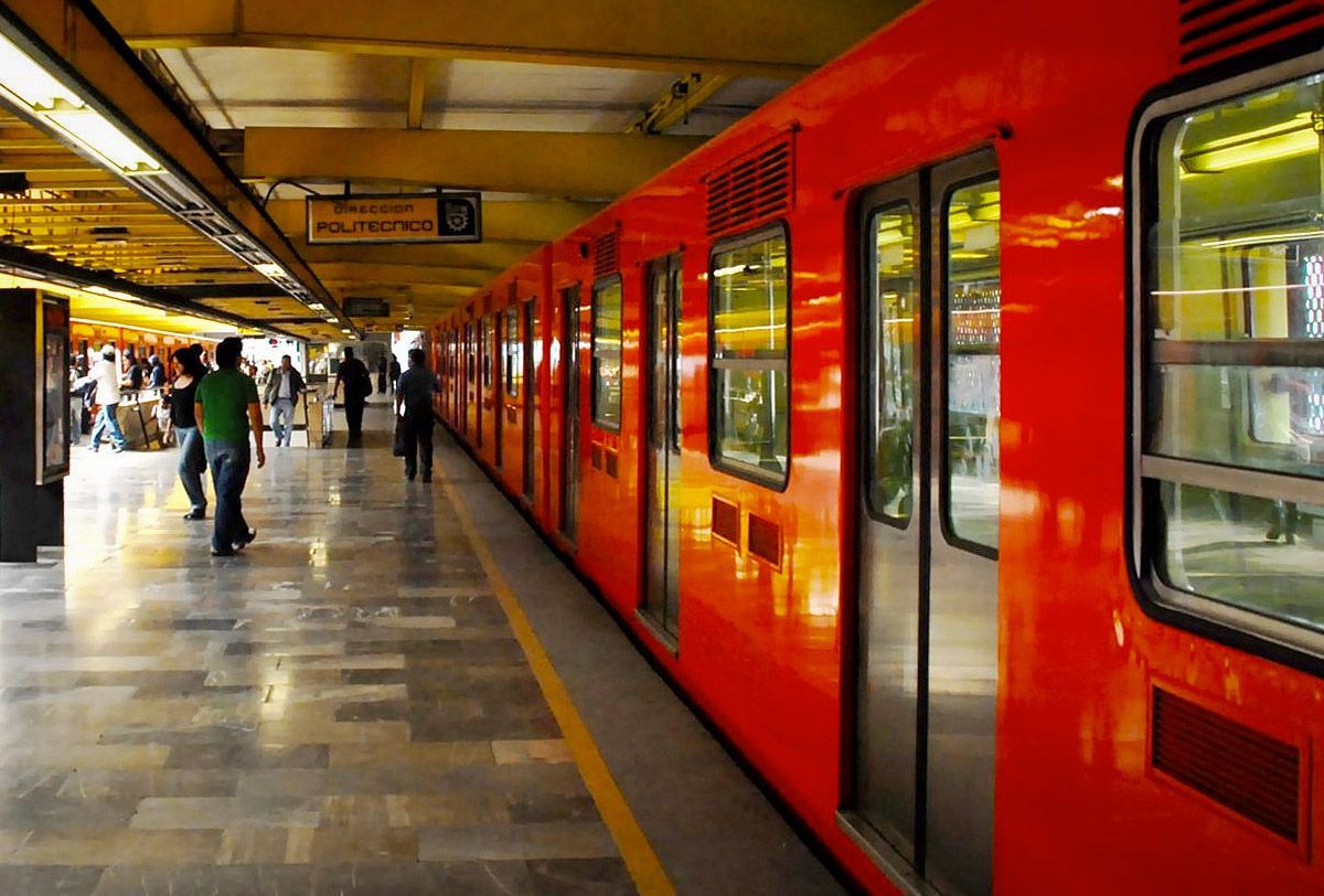 Líneas 3, 9, A y B del metro amanecen saturadas
