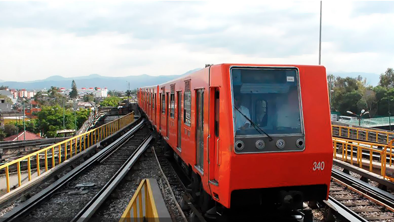 CDMX Hombre cae a vias del metro