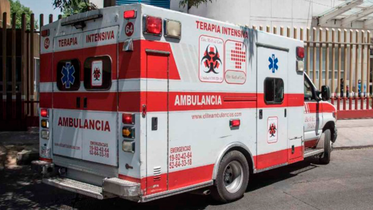 Dictan sentencia de 15 años a dos hombres por transportar droga en ambulancia clonada.