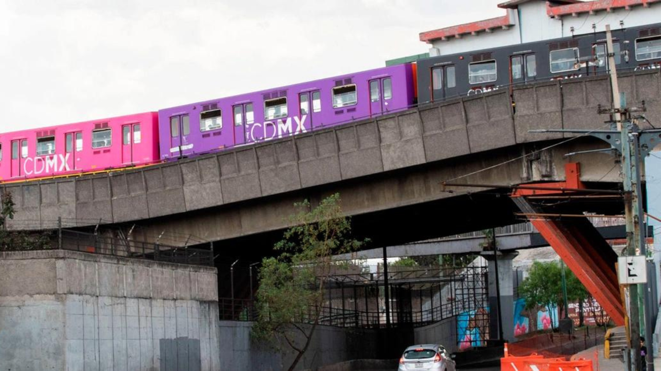 linea 9 de metro llena