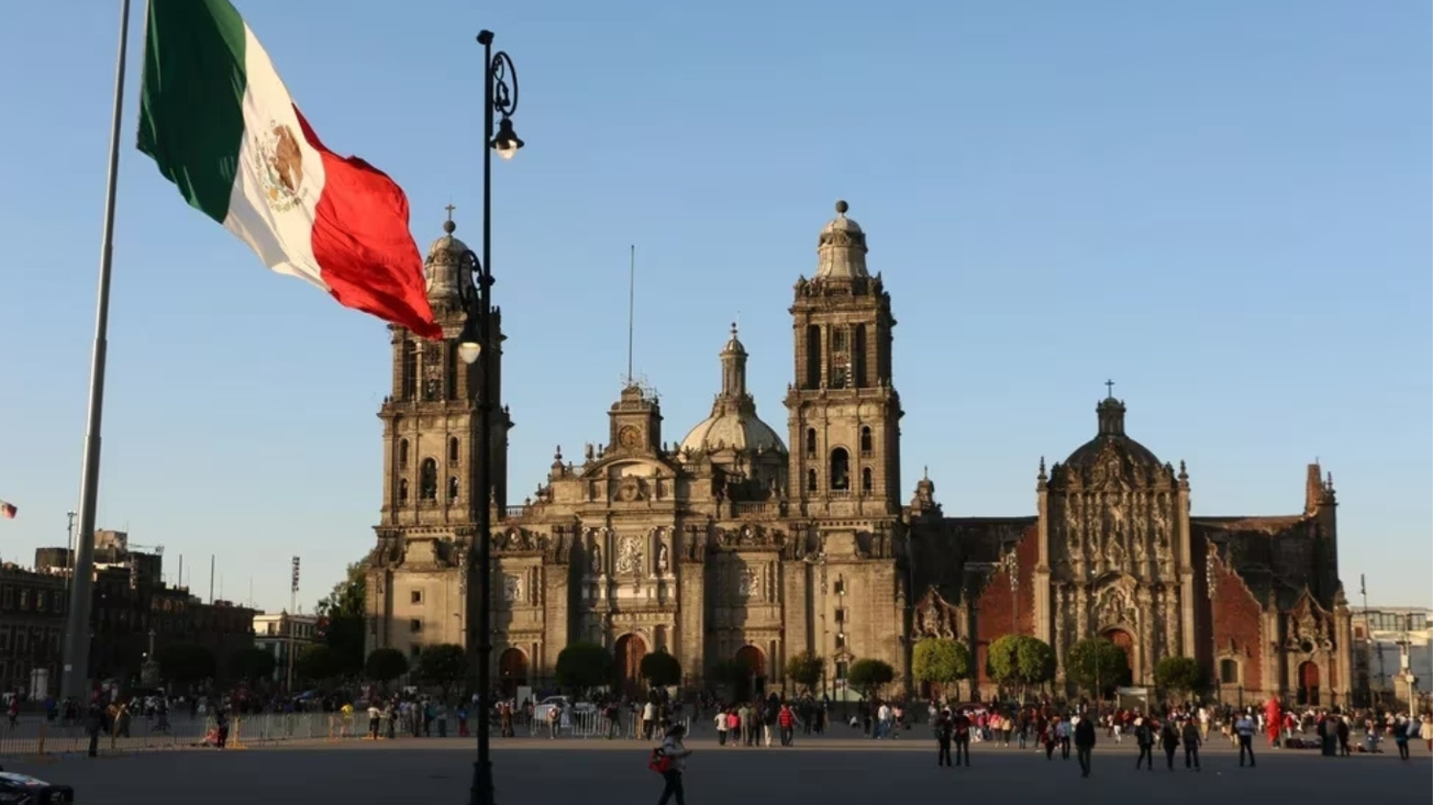 Zócalo de la CDMX podría tener nuevo nombre, esto dice el Senado