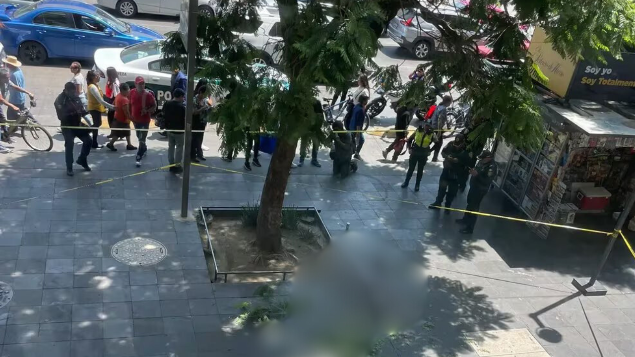 Hombre fallece tras arrojarse de un edificio cerca de Bellas Artes