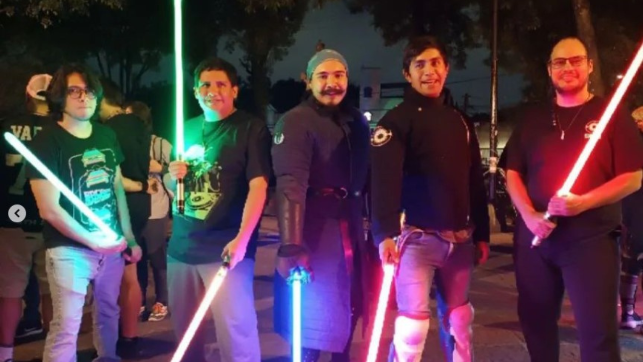 Academia enseña a usar sables láser como "Star Wars"