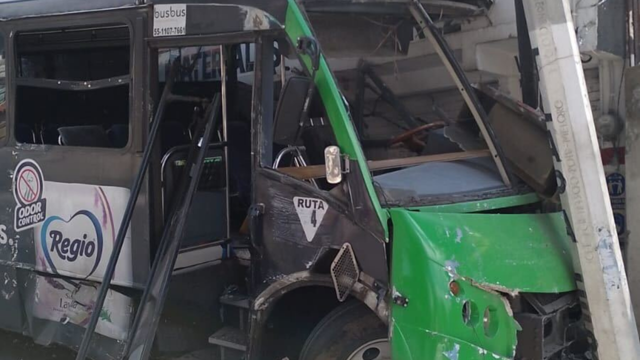 Dos personas sin vida deja choque entre dos micros