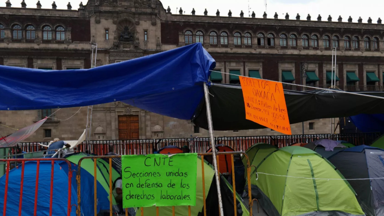 Instala CNTE plantón de 72 horas en el Zócalo y anuncian marchas
