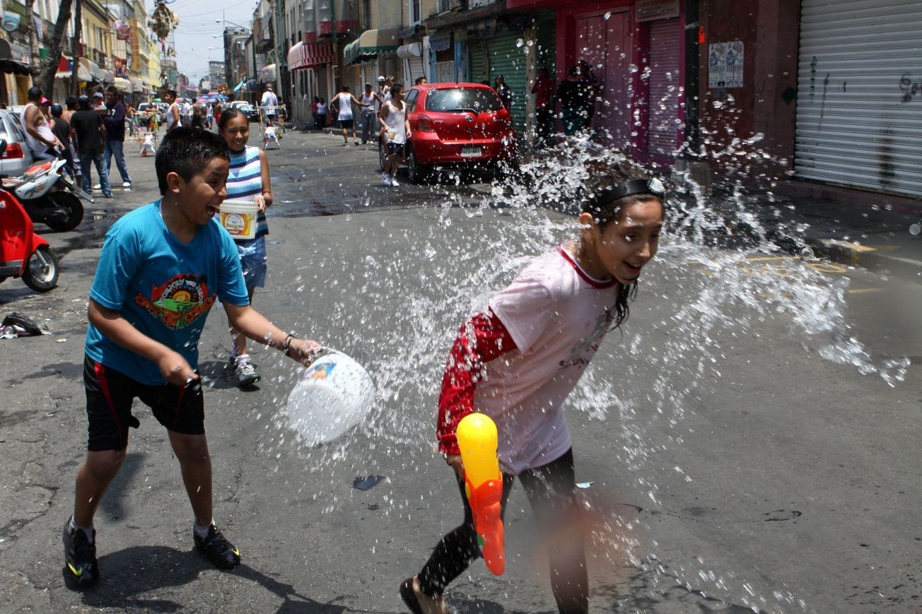 Estas son las multas por desperdiciar agua el Sábado Santo en CDMX