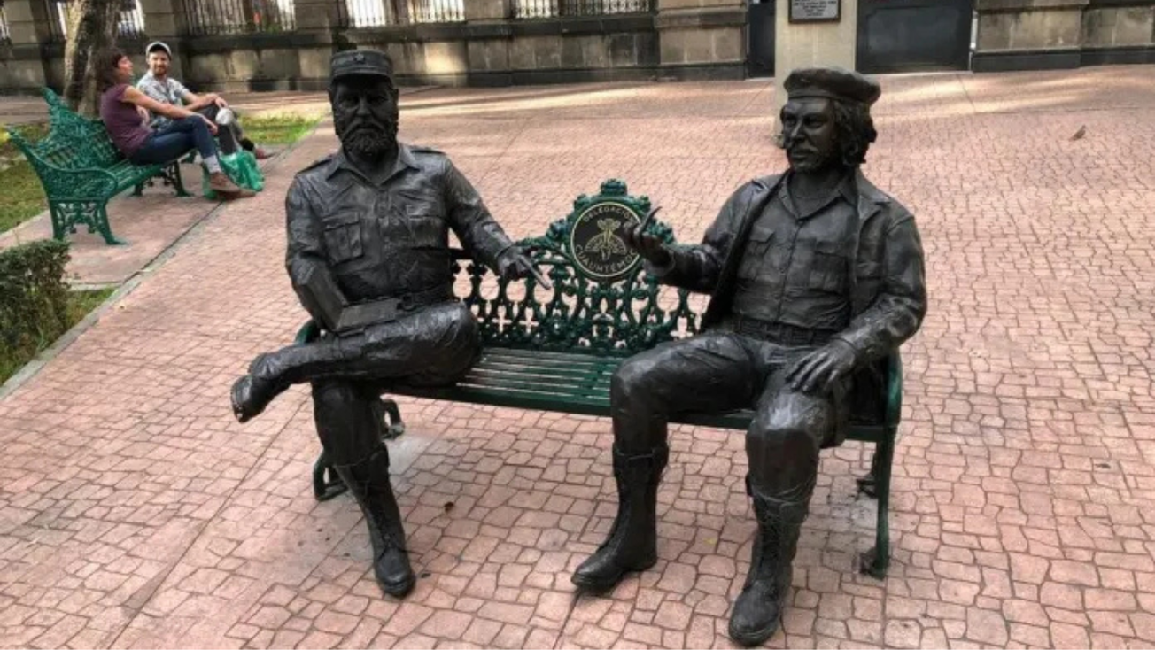 ¿Fue ilegal la remoción de estatuas de Fidel Castro y el “Che” en CDMX?