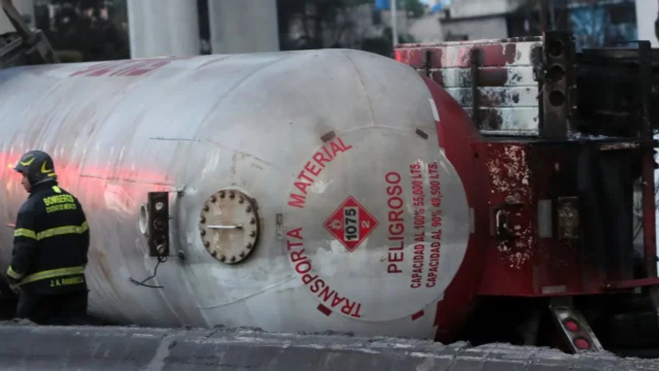 Chofer de pipa de tragedia en Iztapalapa iba a exceso de velocidad, confirma Fiscalía CDMX