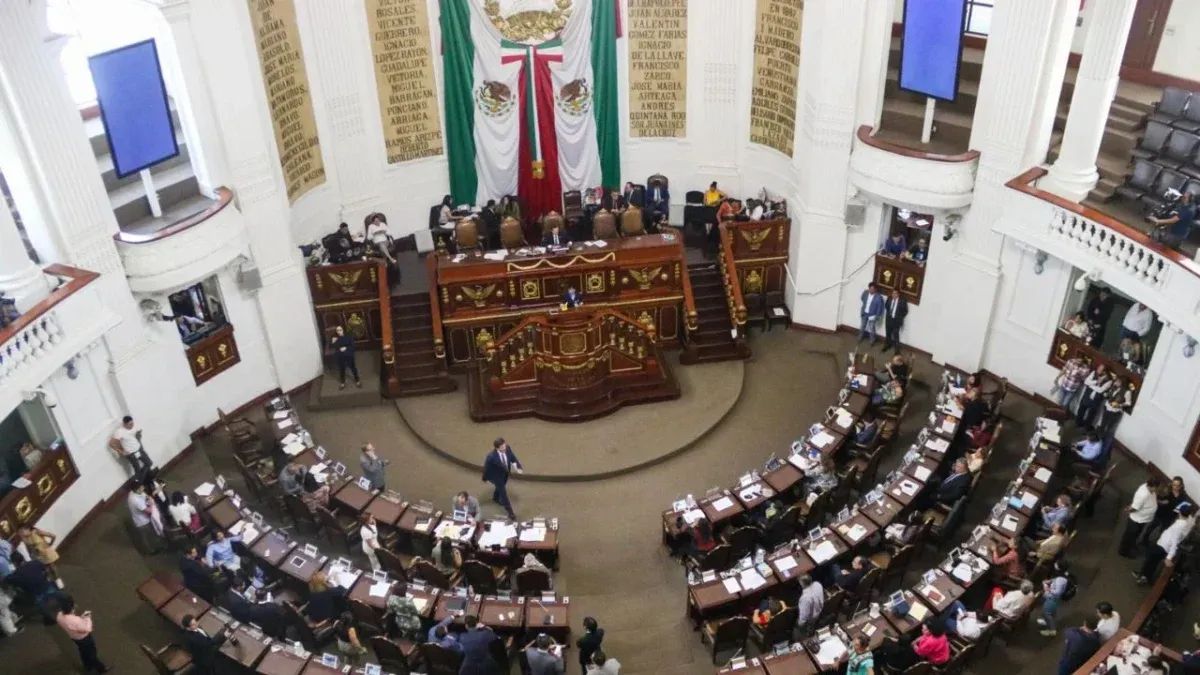 Recibe Congreso de CDMX iniciativa de Brugada sobre extorsión