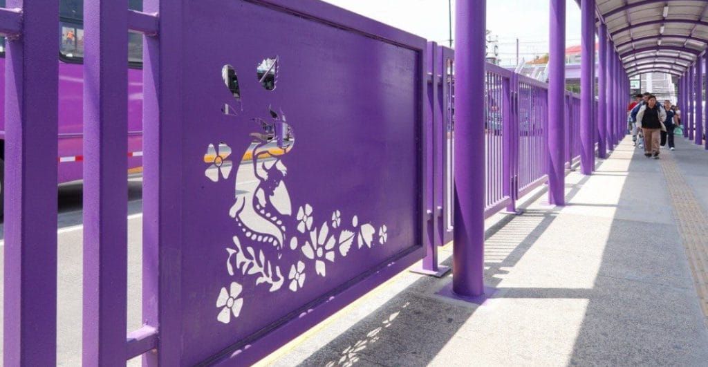 Defiende Sheinbaum imagen del ajolote y color lila en CDMX
