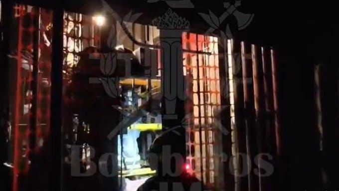 De pesadilla: Rescatan a 4 personas atrapadas en elevador de la Torre Latino