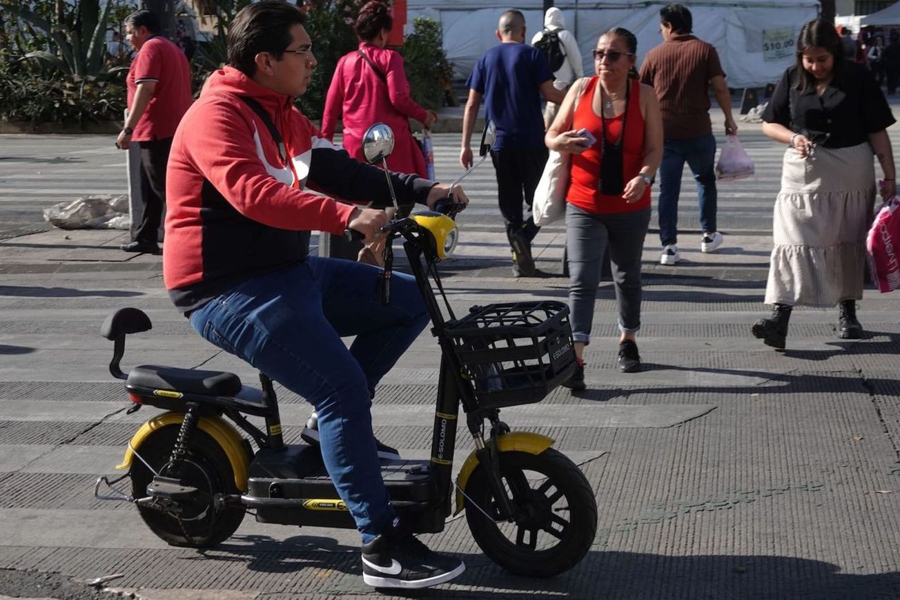 Scooters y bicicletas eléctricas deberán portar placas en CDMX a partir de ESTA fecha