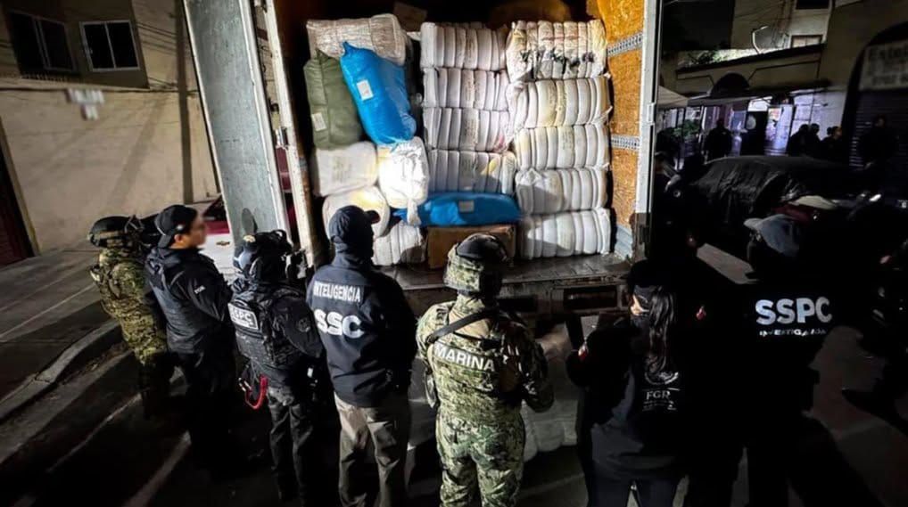 Aseguran 13 toneladas de cigarros “pirata" en CDMX
