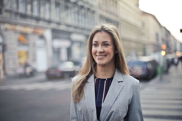 Rompiendo paradigmas: Mujeres en las industrias