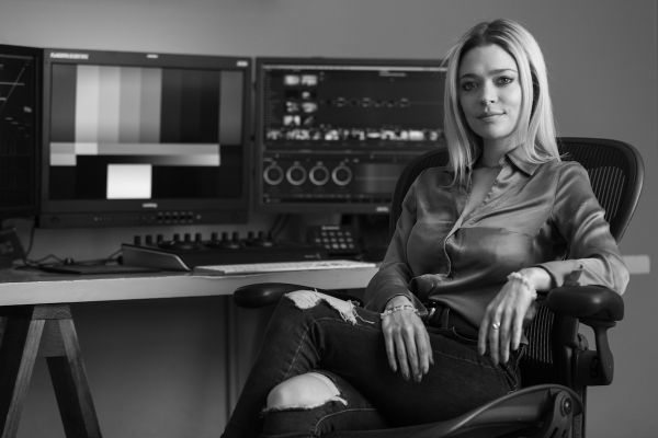 La mujer frente a un mundo de producción y generación de contenidos