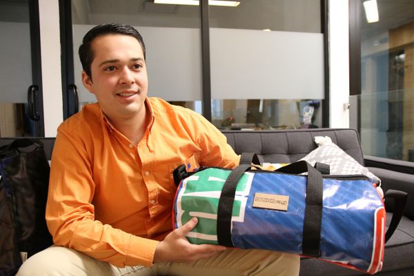 Bolsas reutilizables de desechos publicitarios